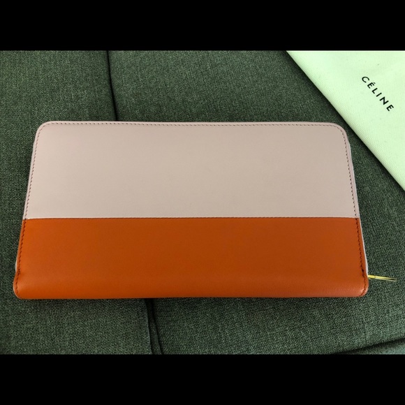 💯% Authentic Celine Large Zipped Wallet - Picture 3 of 6
